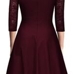 VESTIDO DE COCTEL CON CUELLO CUADRADO Y ENCAJE FLORAL COLOR VINO