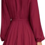 VESTIDO CORTO CON CUELLO EN V Y CINTURA CON VOLADOS COLOR VINO